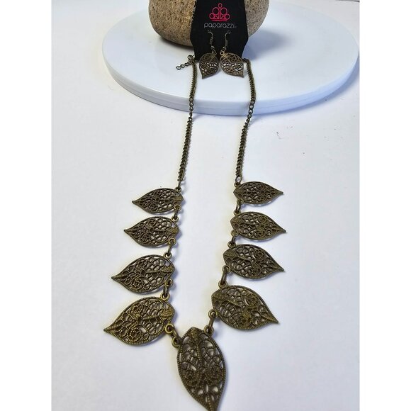 NWT Paparazzi Leaf Earring Necklace Set Fashion Jewelry for Fall Boho - Picture 5 of 11